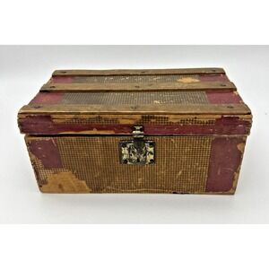 Vintage STEAMER TRUNK Dollhouse Miniature SALESMAN SAMPLE antique chest small
